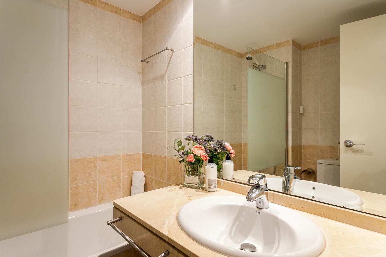 Apartup Green Opera Views บาเลนเซีย ภายนอก รูปภาพ